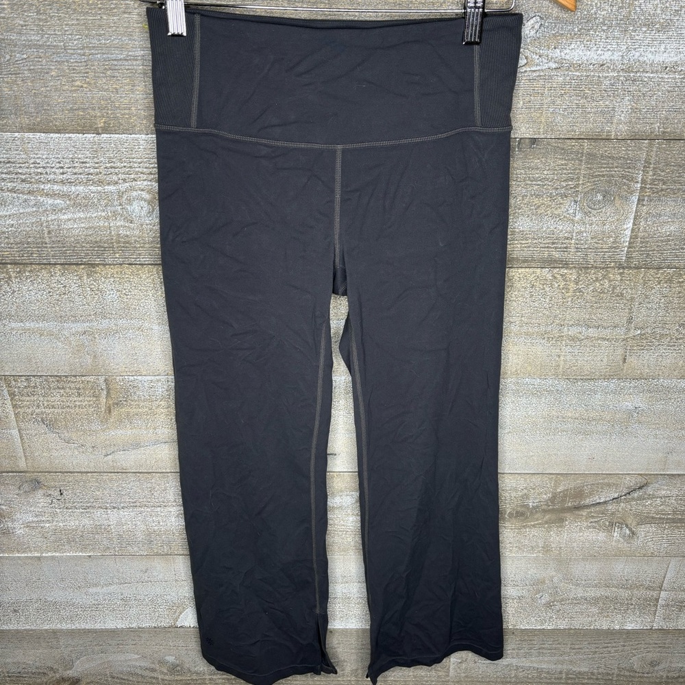 Athleta grey wide leg cropped workout active yoga leggings small